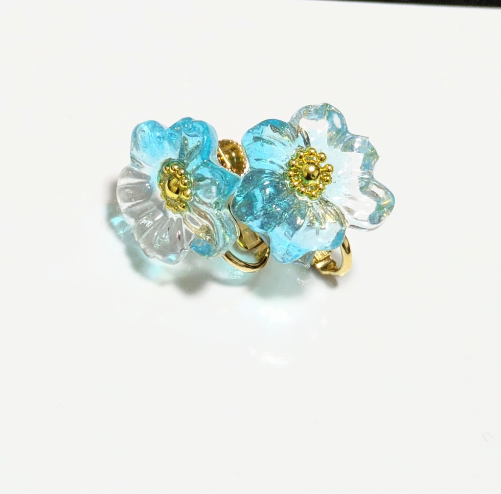 普段使いができる推しカラーイヤリング