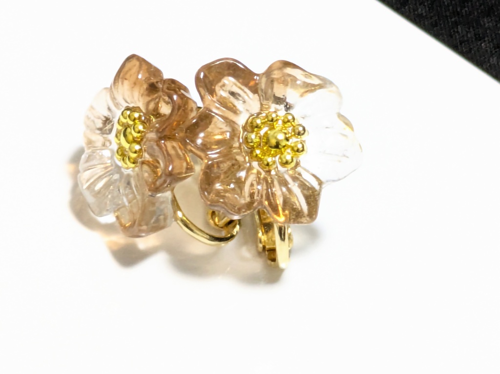 普段使いができる推しカラーイヤリング