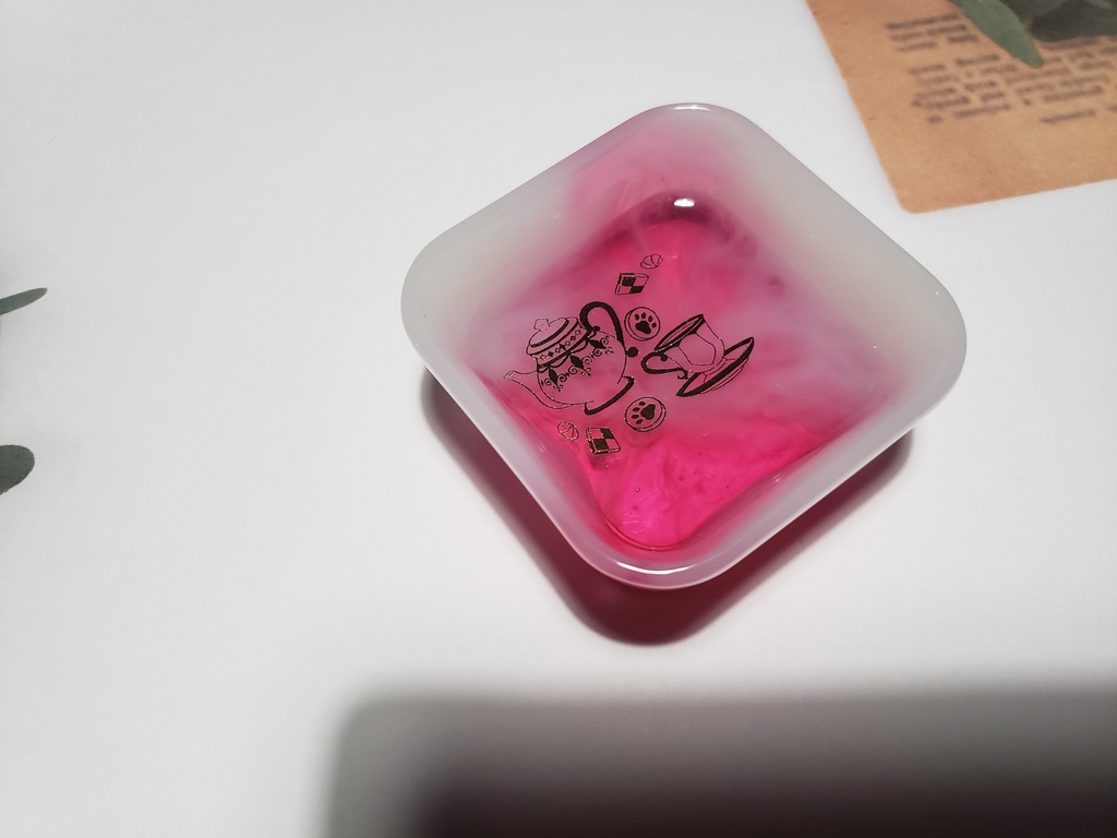 執事イメージの小物入れ