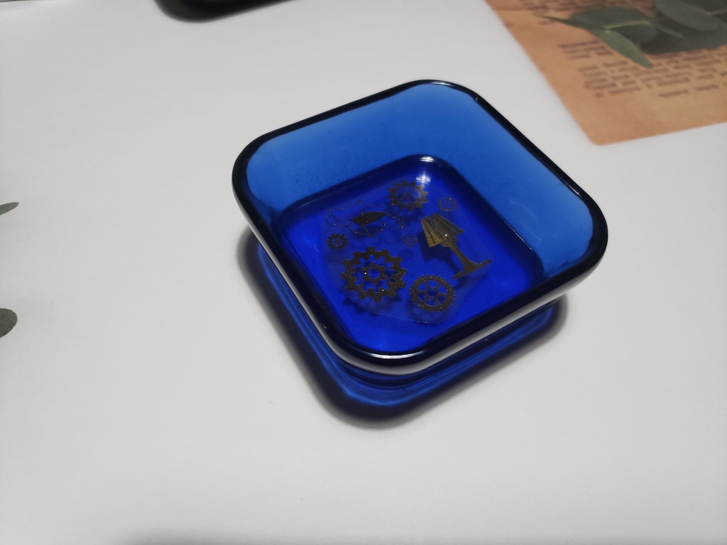 執事イメージの小物入れ