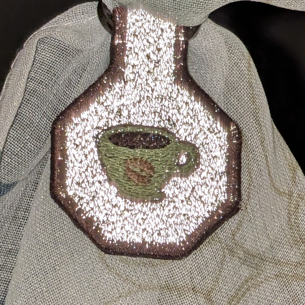 【化学界隈】カフェイン構造式とコーヒーのリバーシブル刺繍キーホルダー/バッグチャーム