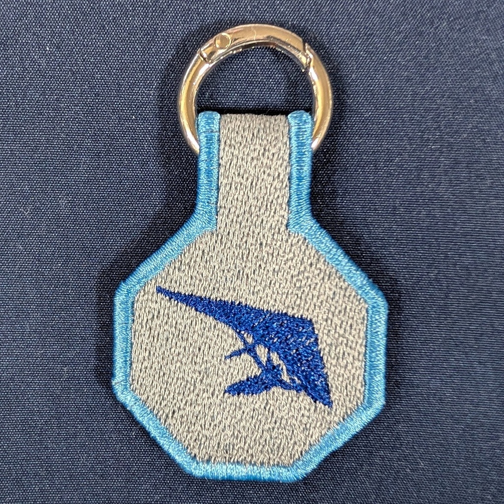 ハンググライダーとトンビの刺繍チャーム