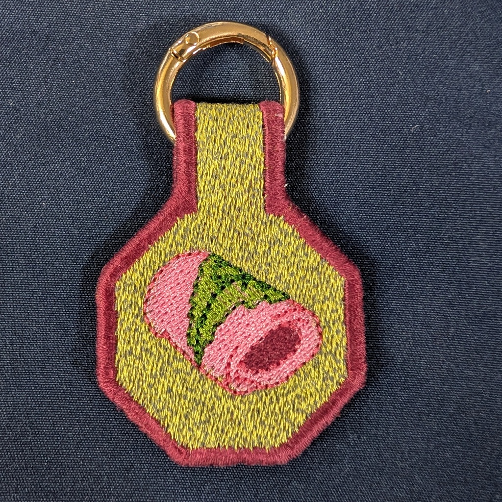 桜餅長命寺とクマリンの刺繍チャーム