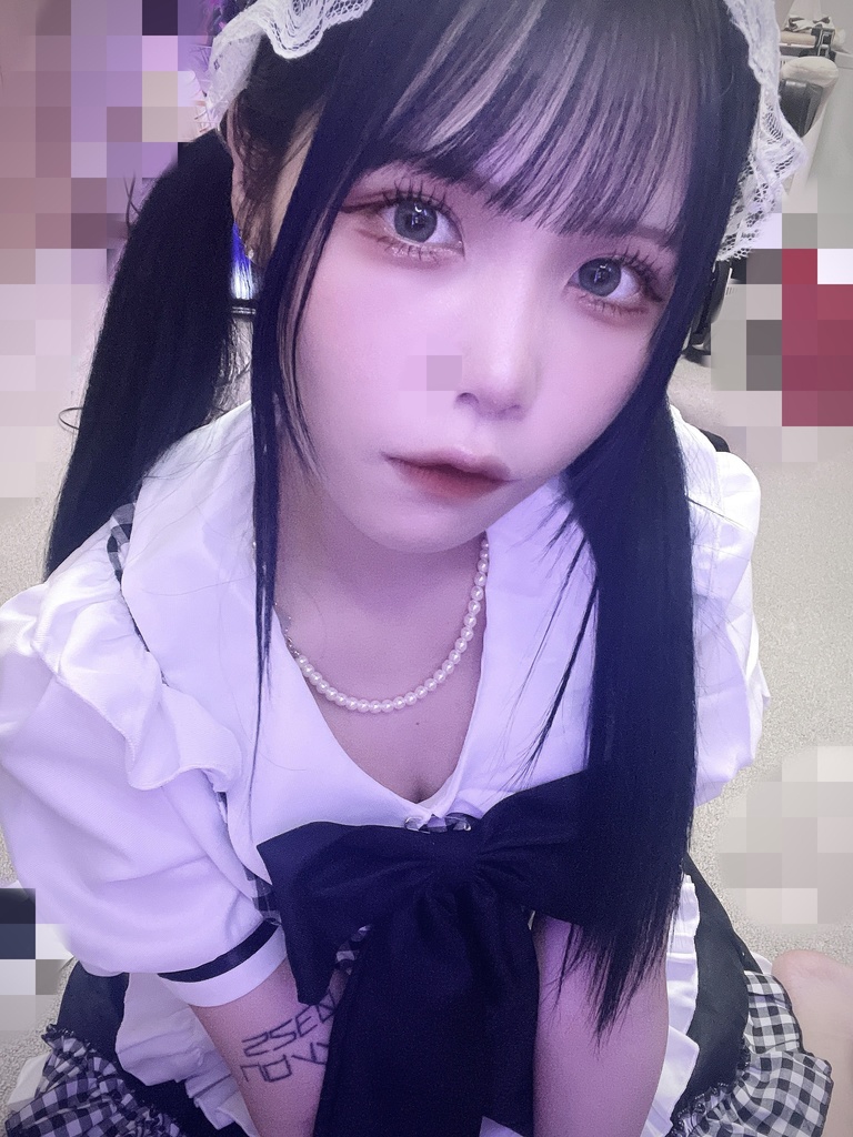 黒メイドランチェキ(データ)