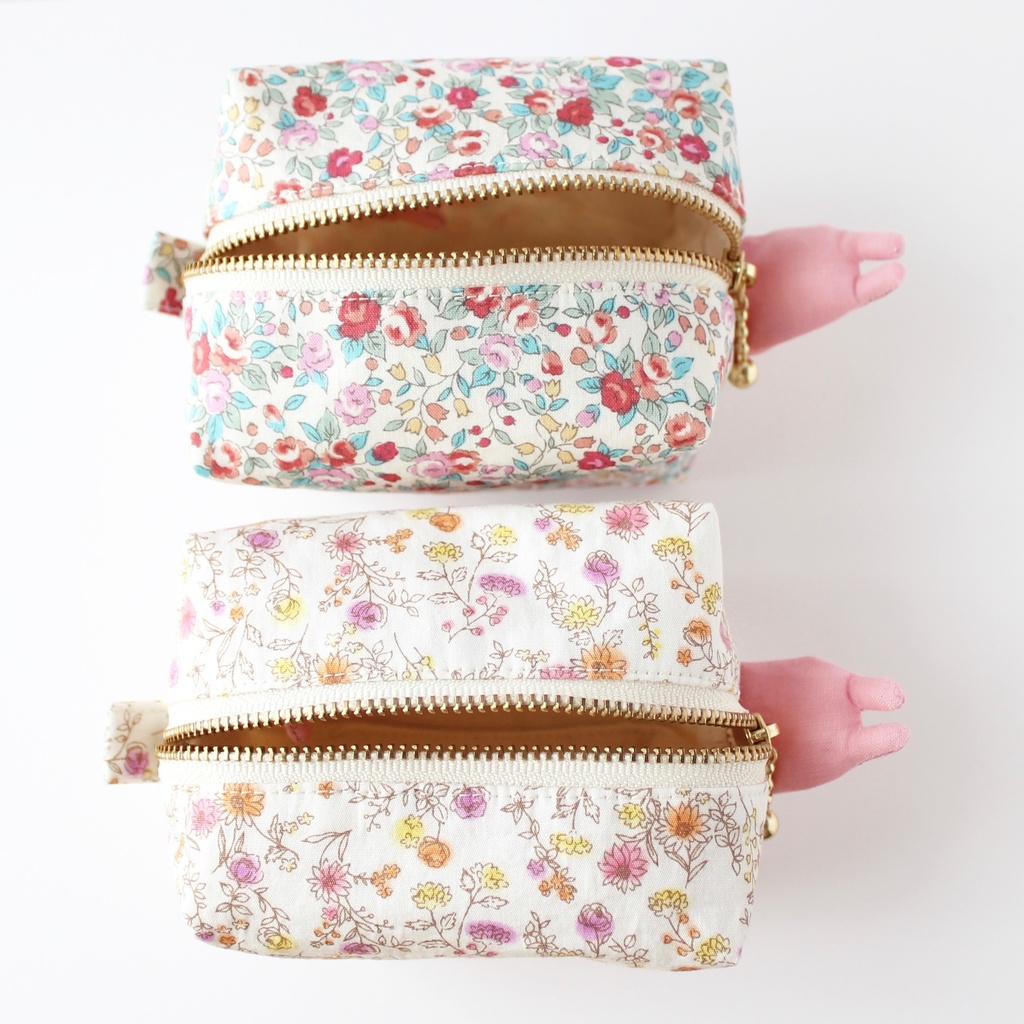 【B級品】うさぎが生えてるポーチ