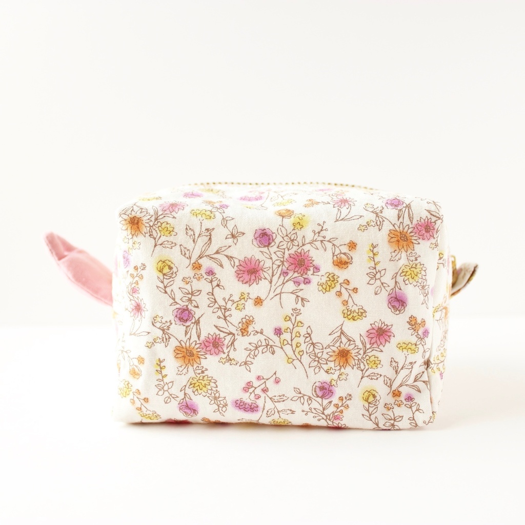 【B級品】うさぎが生えてるポーチ