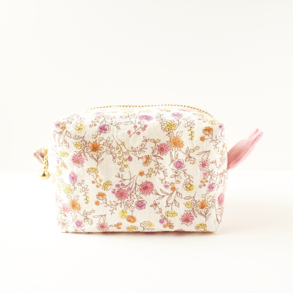 【B級品】うさぎが生えてるポーチ