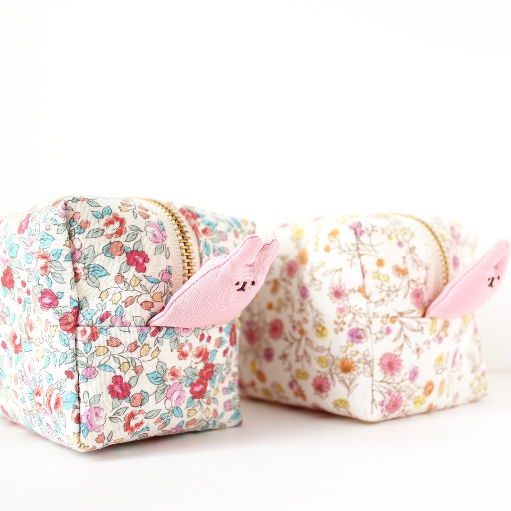 【B級品】うさぎが生えてるポーチ