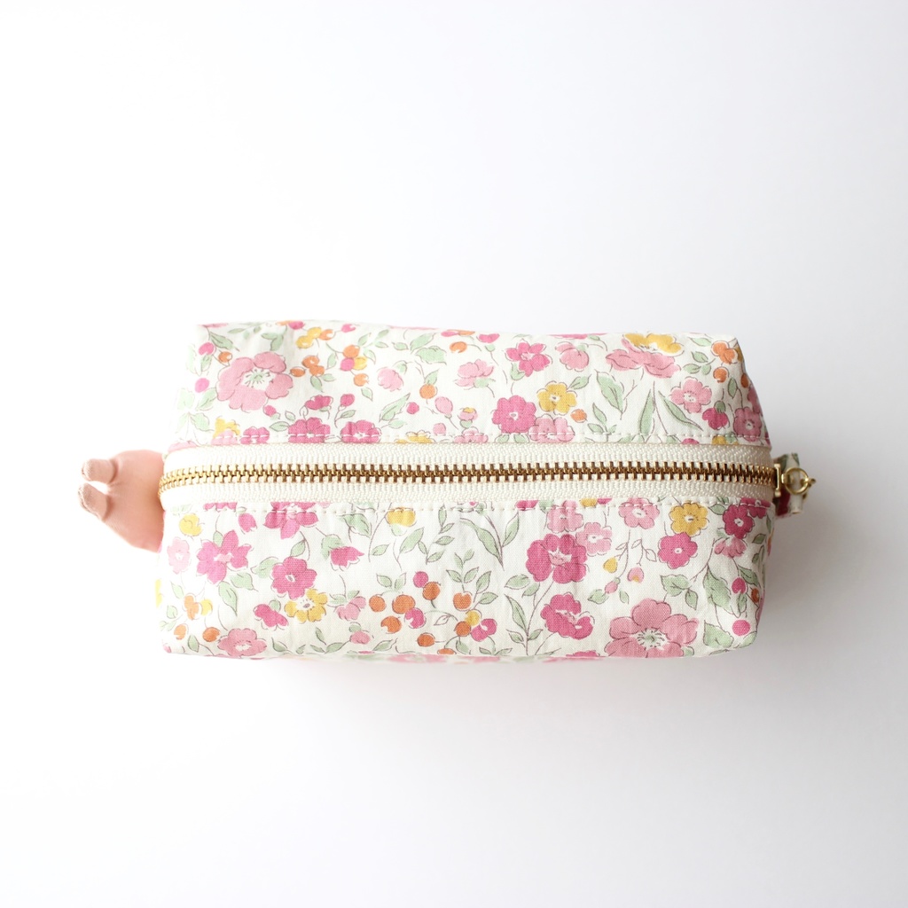 【B級品】うさぎが生えてるしかくいポーチ