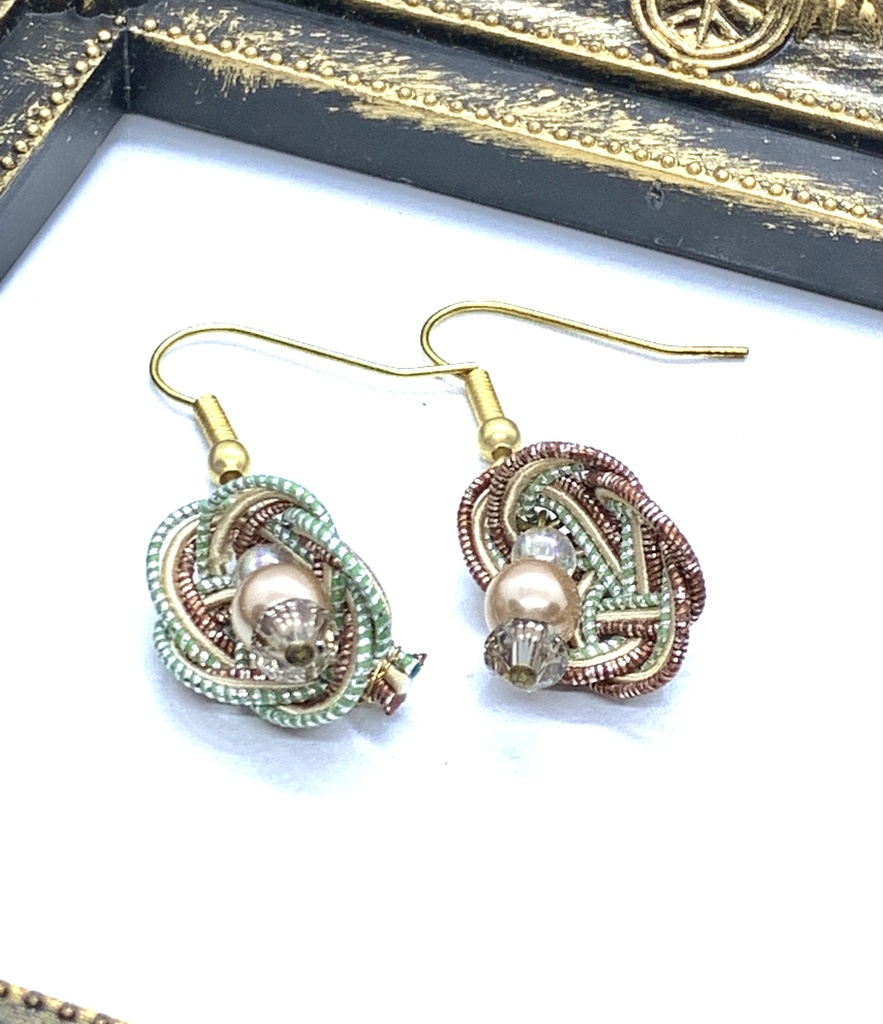 【再販無し】水引 梅結びピアス