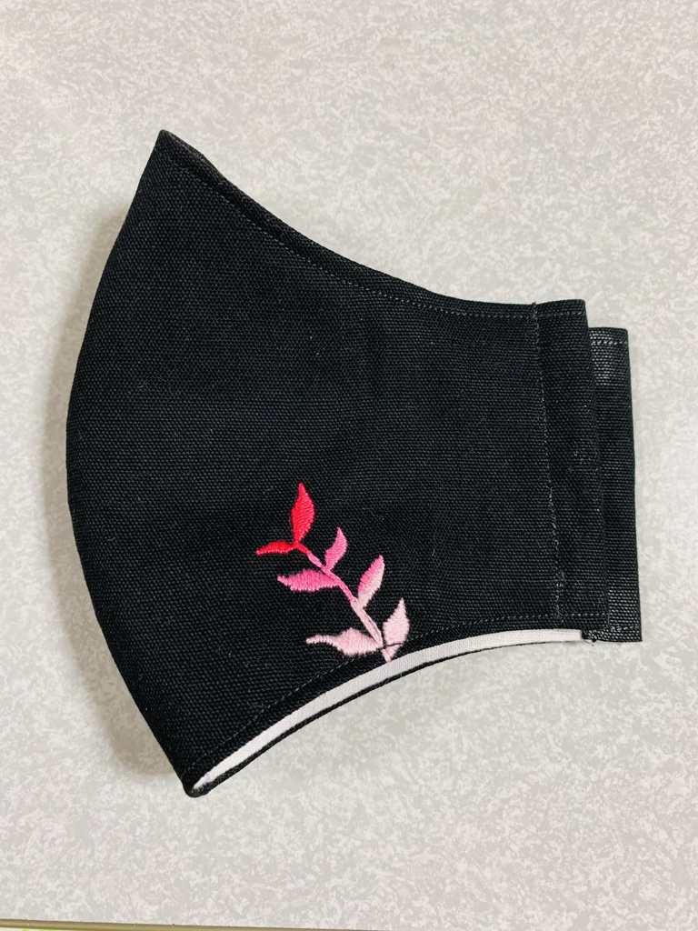 【最終分布】禰豆子 ワンポイント刺繍入り 布マスク