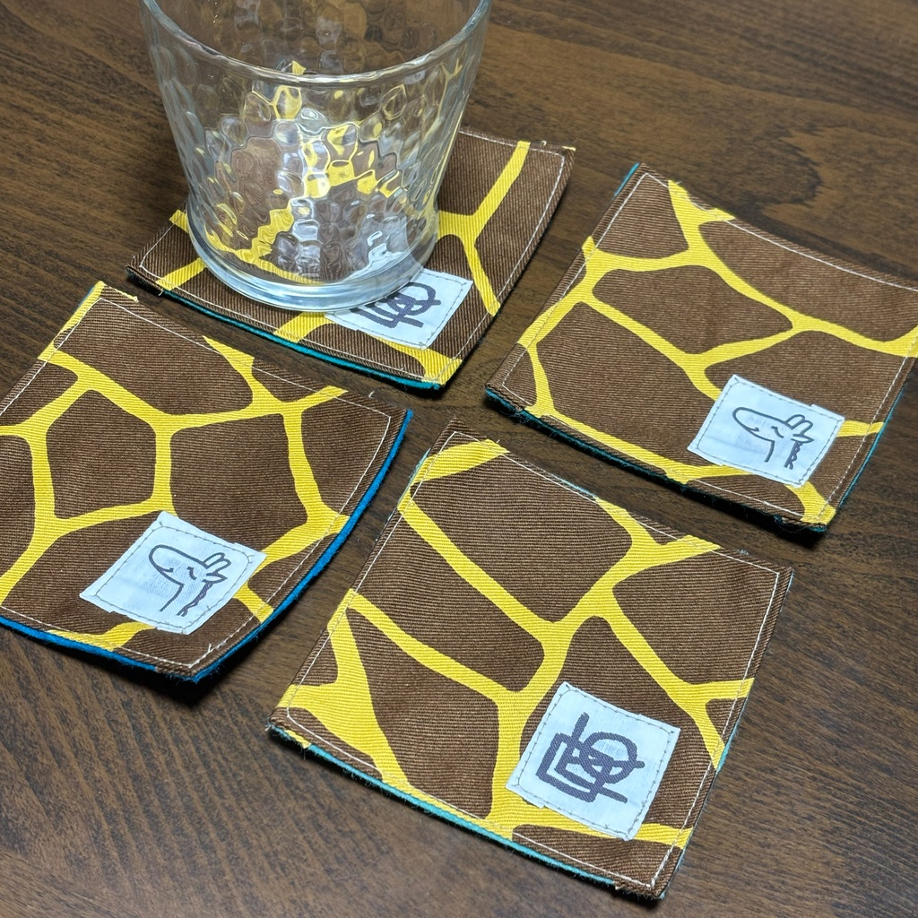 キリン柄コースター