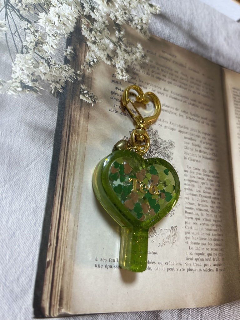 ダメプリ テオ ハートうちわ型シェイカーキーホルダー