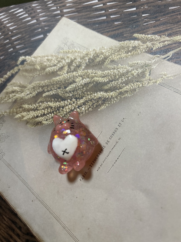 グリまるブローチホロ