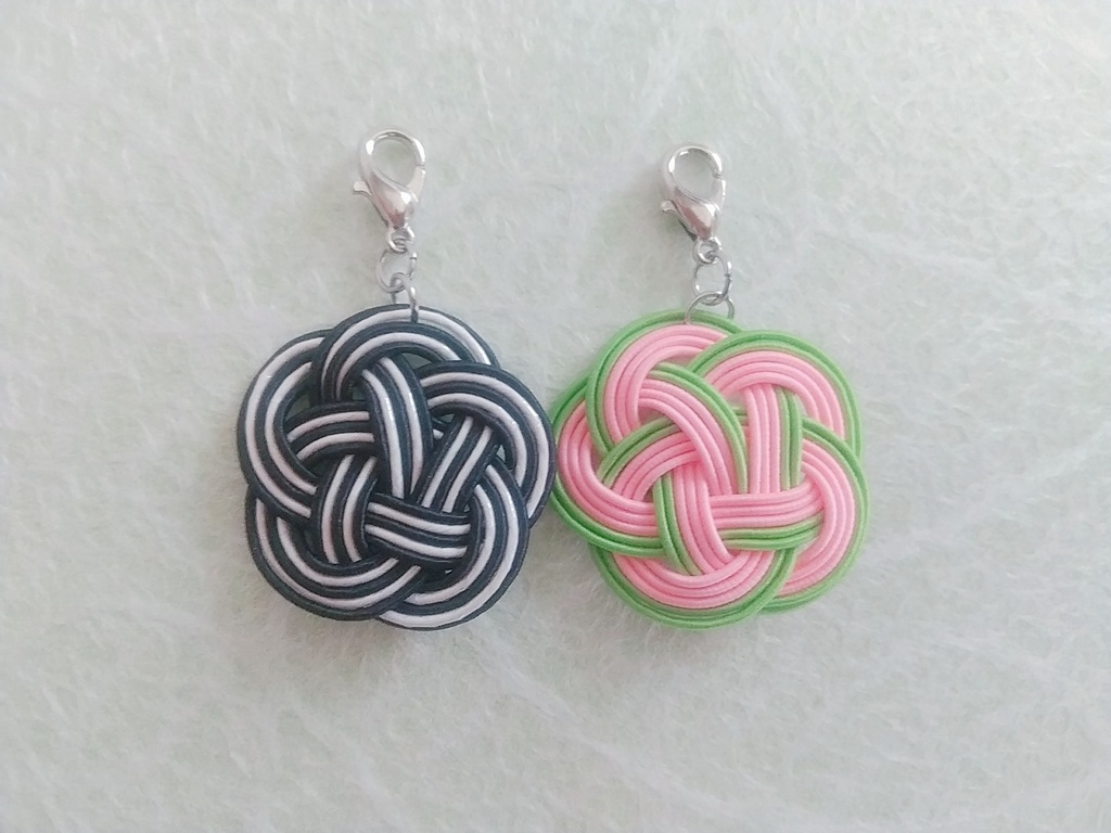 おばみつ 梅結びチャーム