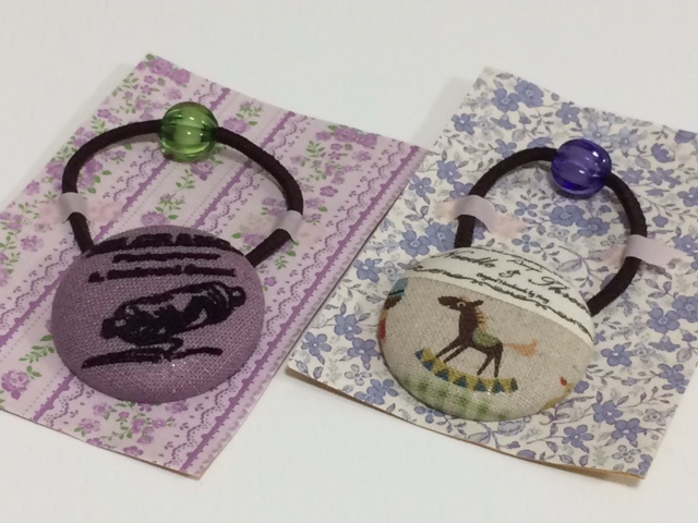 くるみボタンのヘアゴム