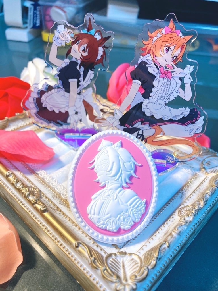 カメオ風ラバーバッジ