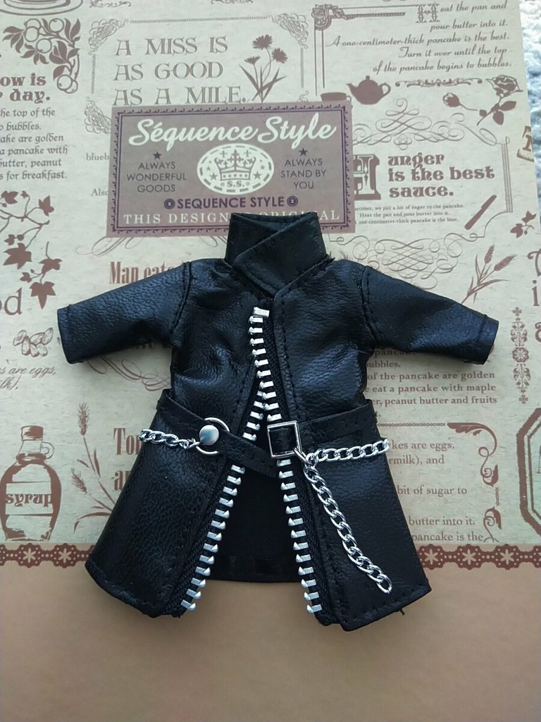 【オビツ11】オビツ11用合皮コート☆白・黒☆ファスナー