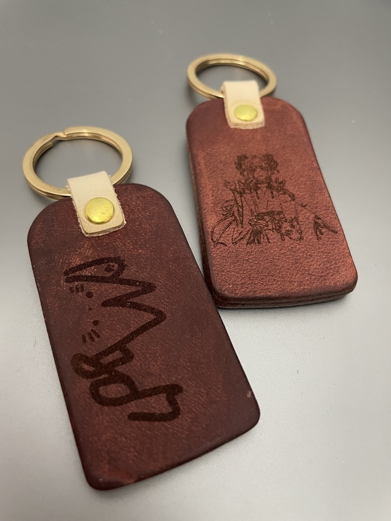 絃音鳴まおキーホルダー