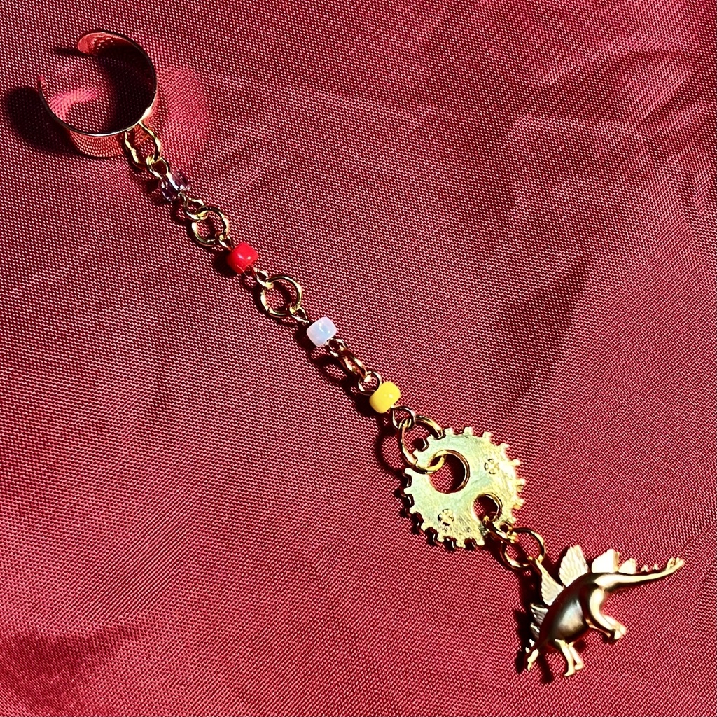Ear cuff of Snarl