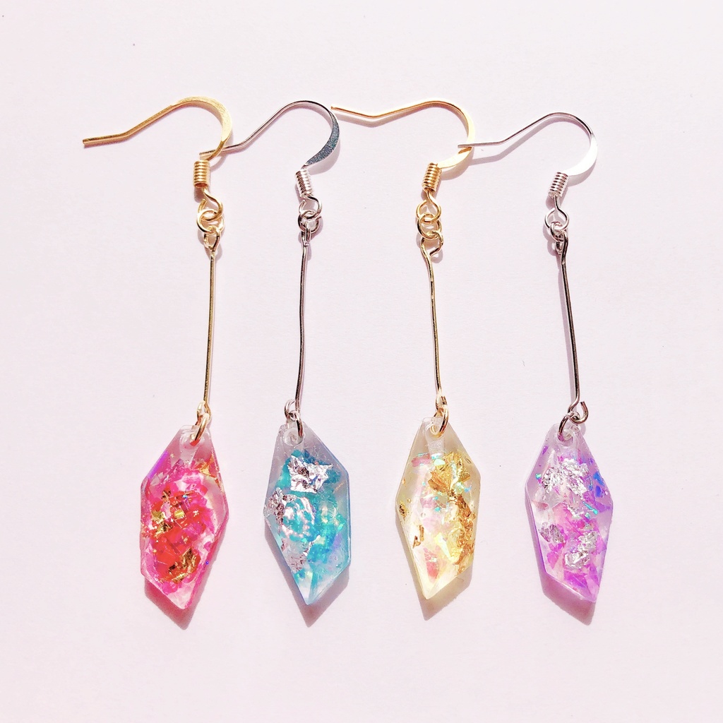 ディビジョン鉱石ピアス