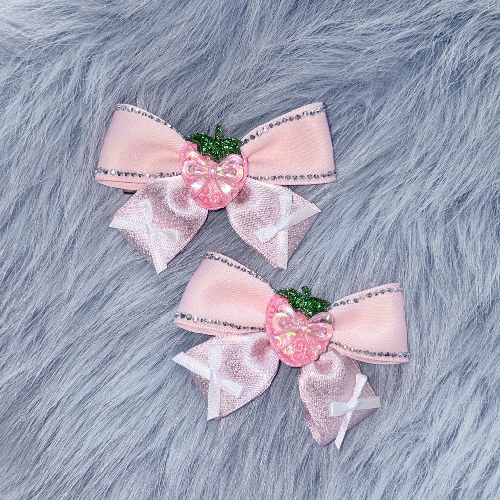 ピンクいちごキラキラリボン🎀