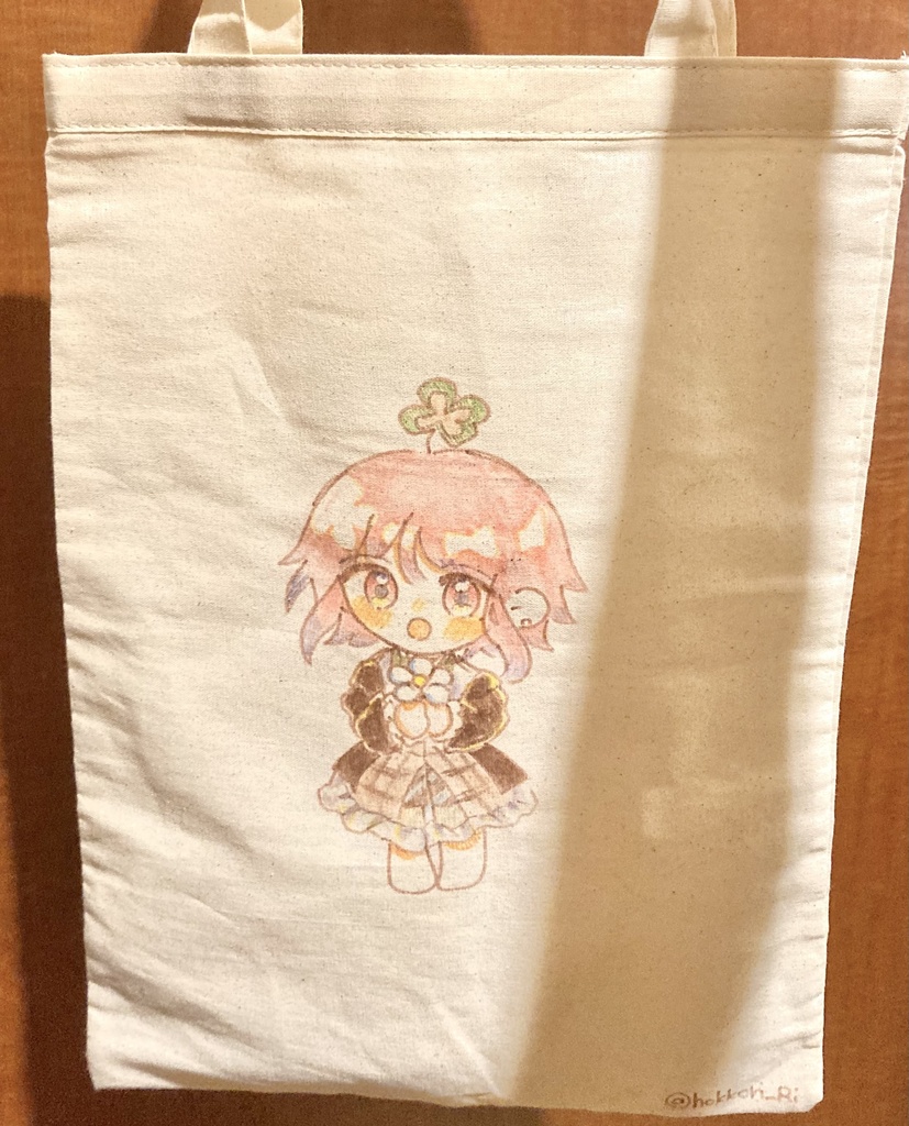 【手描きトートバッグ】ルナハと小さなおはな【四葉の魔女ルナハとクローバー魔法学校】