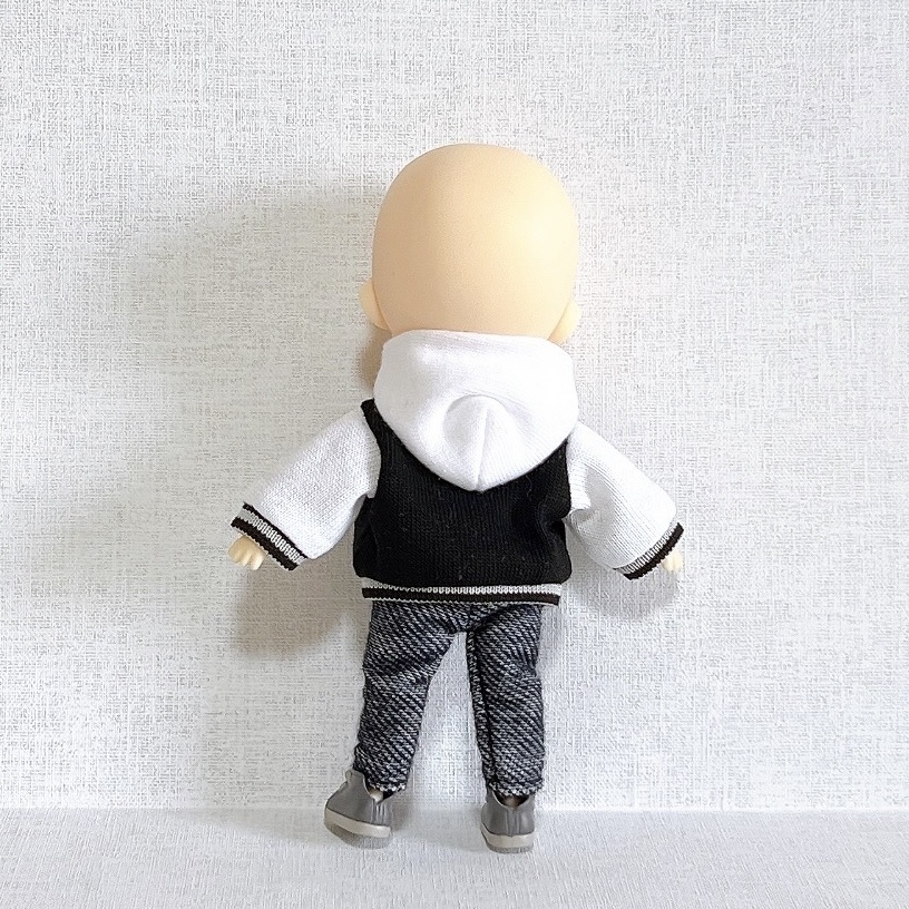 スタジャン(白袖)+フード付きノースリーブ