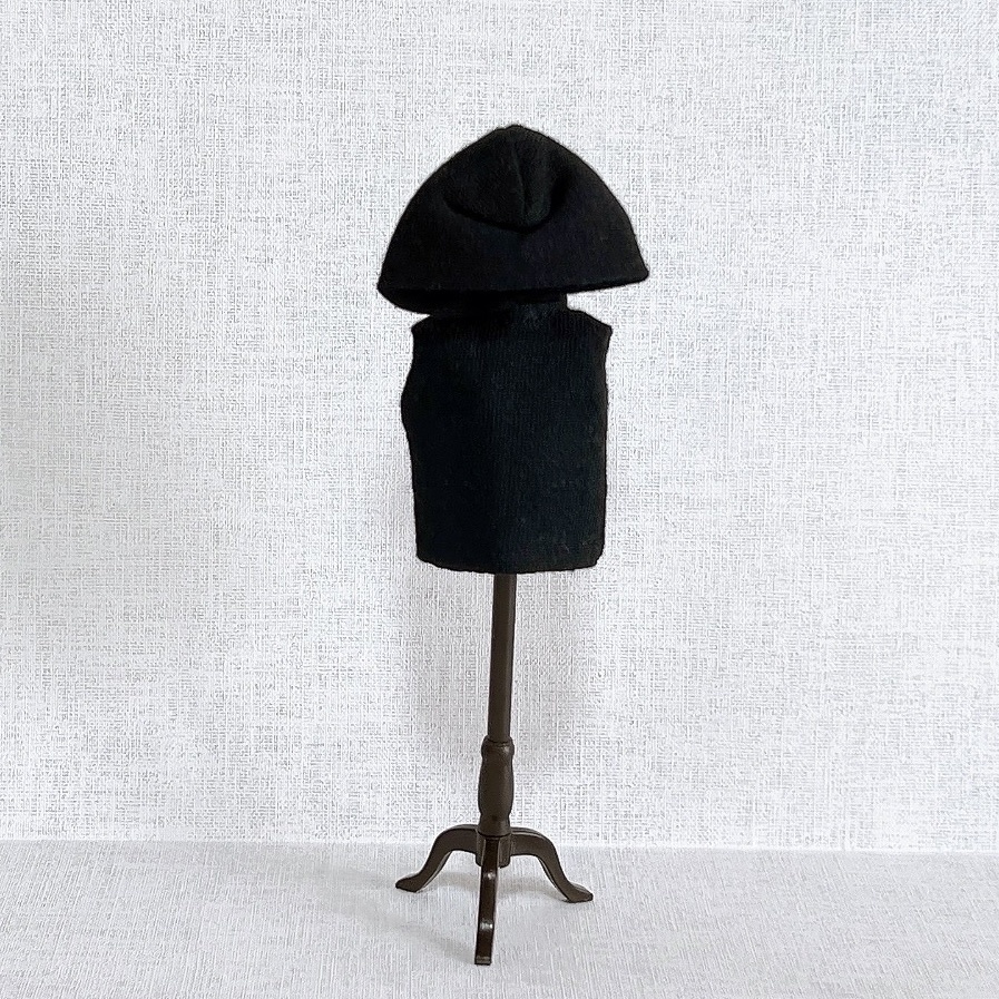 スタジャン(黒袖)+フード付きノースリーブ