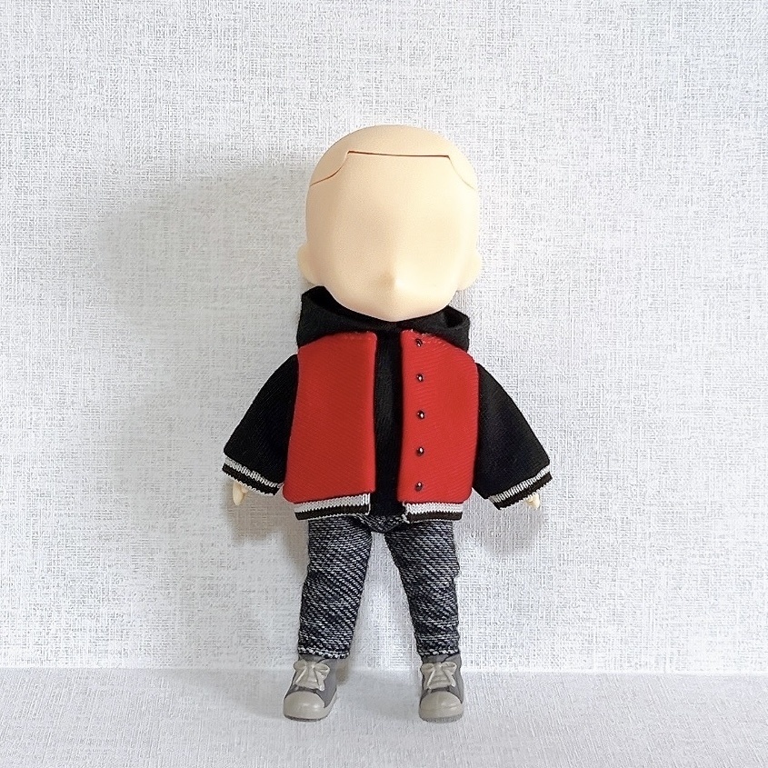 スタジャン(黒袖)+フード付きノースリーブ