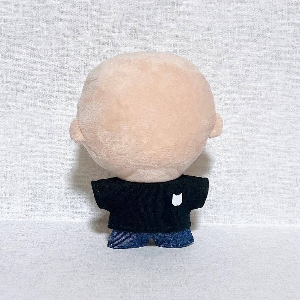 《ぬい》Tシャツ、デニムパンツ