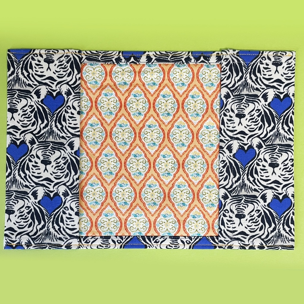 ブックカバー 青年コミックサイズ 【🐯タイガーハート💖】