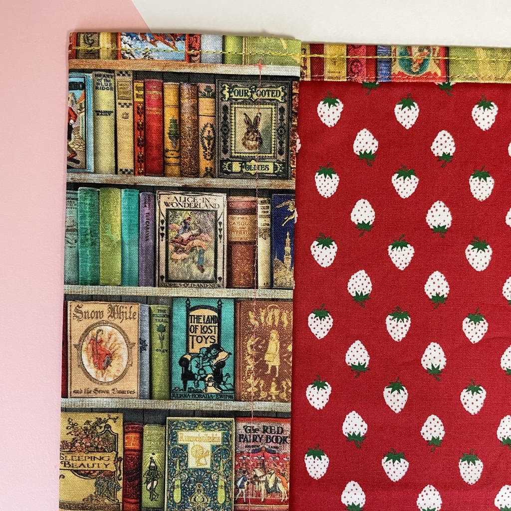 ブックカバー ハードカバーサイズ 【🌐世界の童話📖本棚📚】