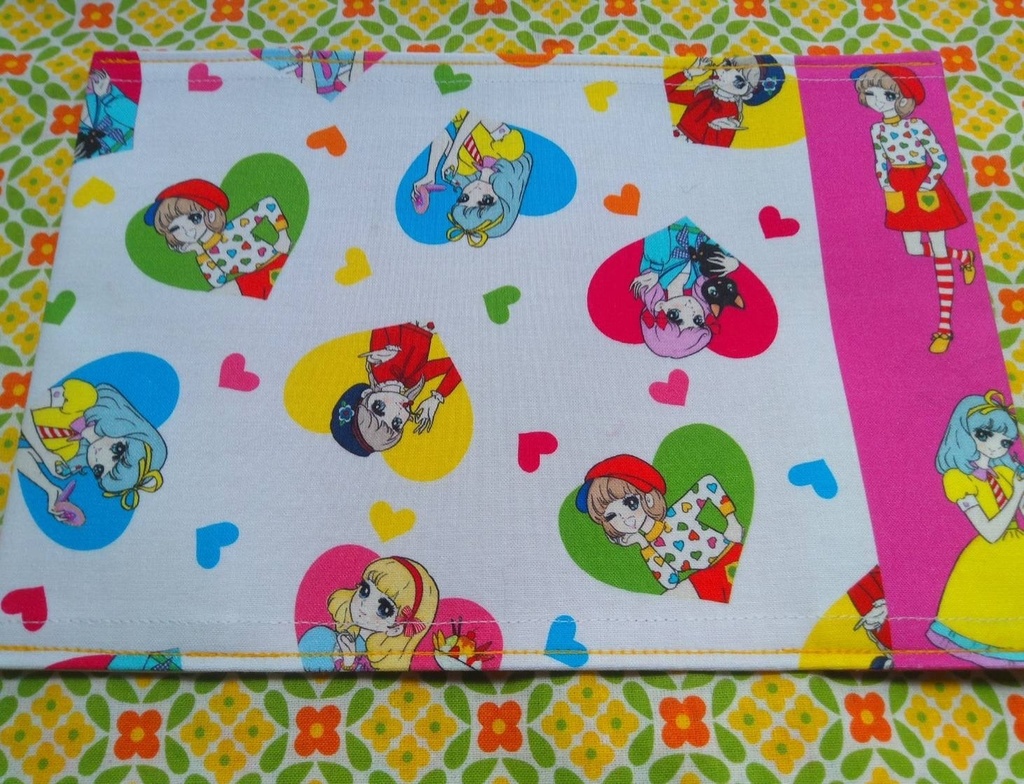 ブックカバー　文庫サイズ【👧ときめきアイドル W🤍】