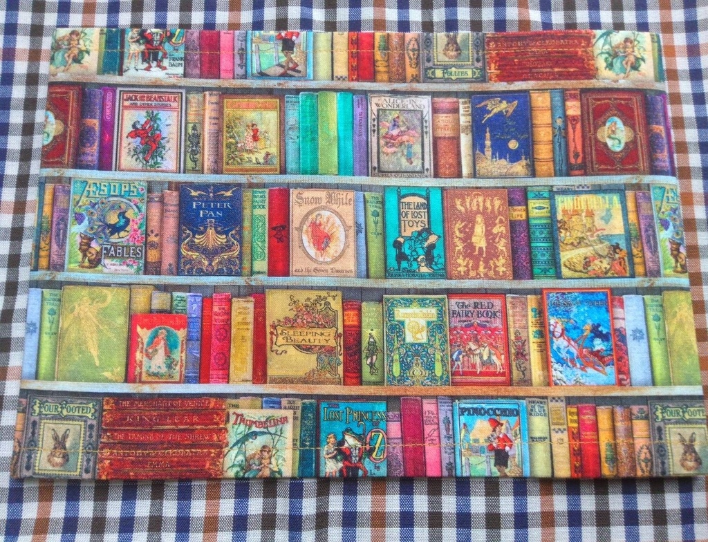 ブックカバー　文庫サイズ【🌏世界の童話 棚📚】