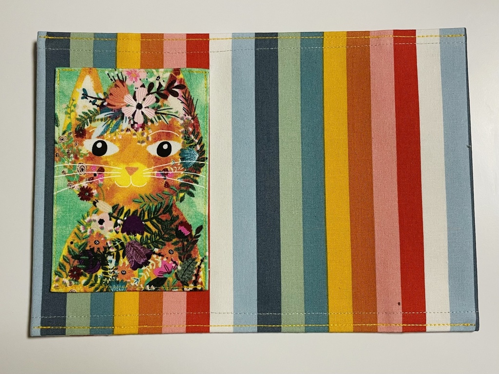ブックカバー　文庫サイズ【🌈ネコC😺】