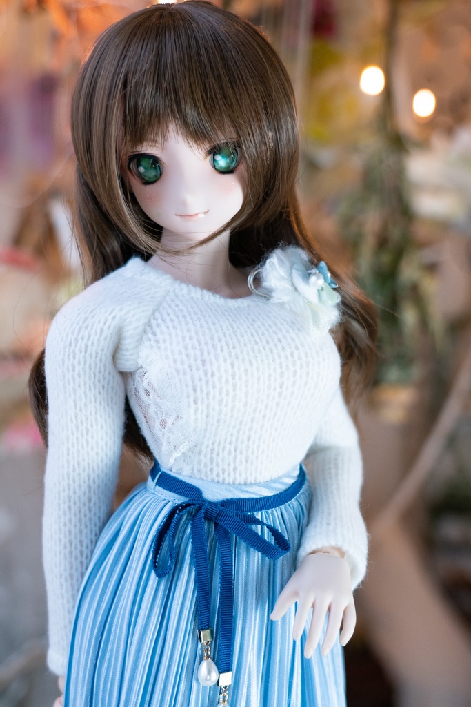 ブローチ付き空き襟ニットカットソー DD・DDS・DDdyサイズ