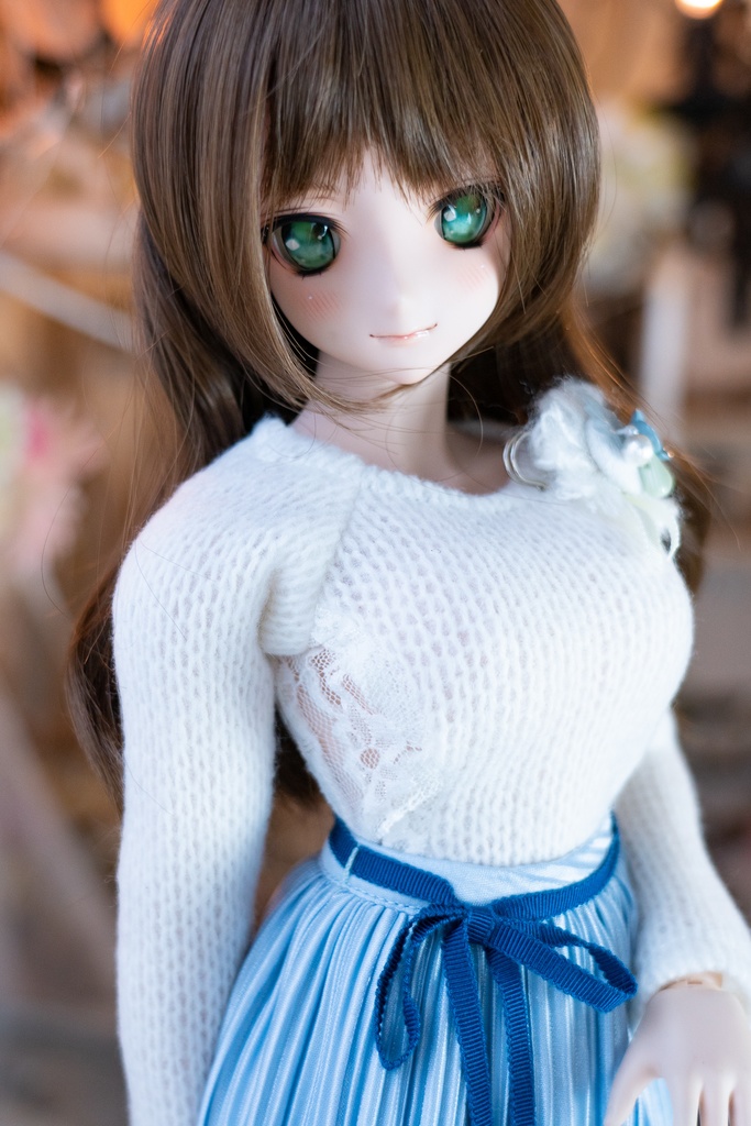 ブローチ付き空き襟ニットカットソー DD・DDS・DDdyサイズ