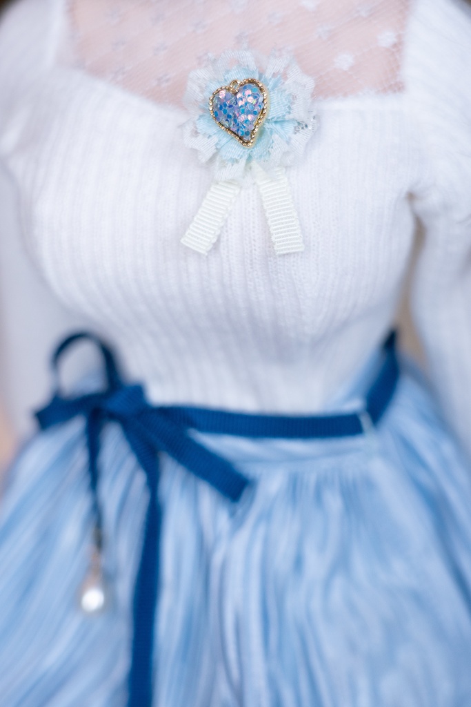 ハイネックニットカットソー(ブローチ付き)DD・DDSサイズ