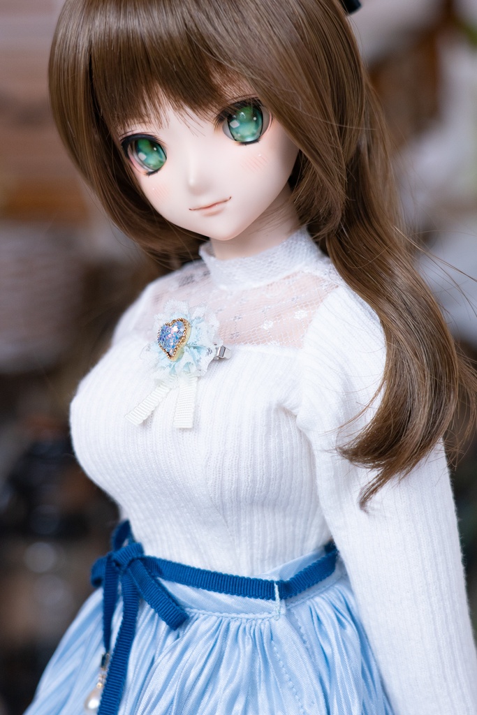 ハイネックニットカットソー(ブローチ付き)DD・DDSサイズ