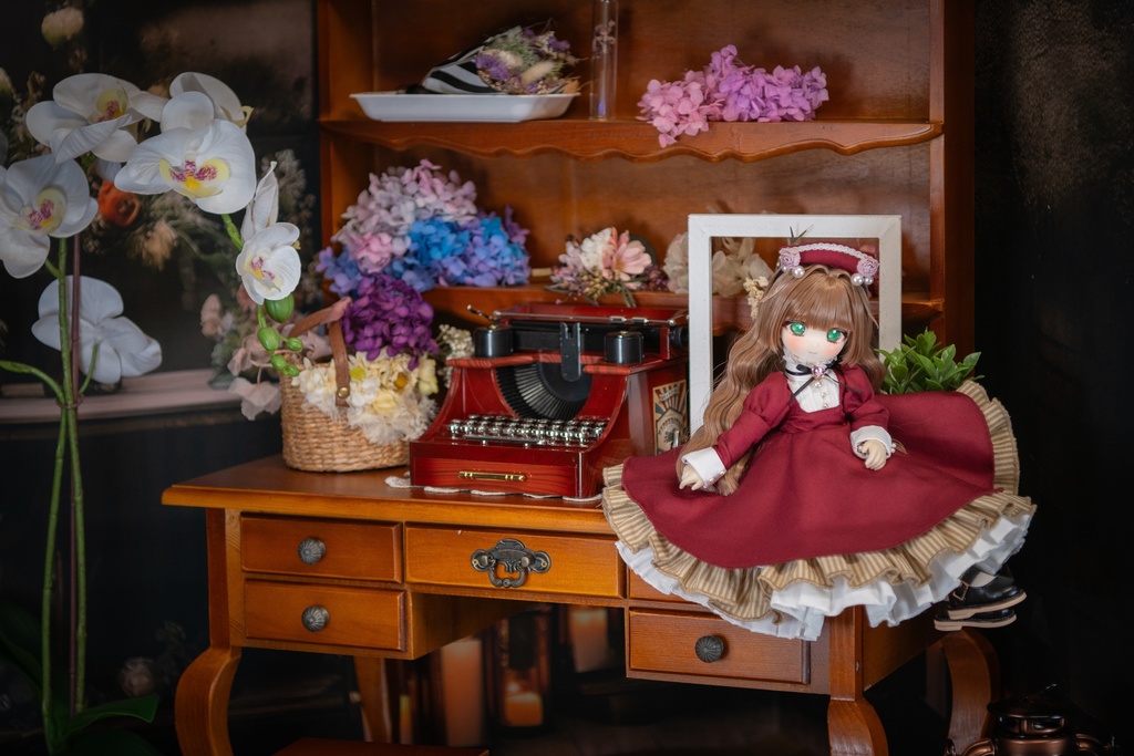 クラシカルメイド(ワインレッド)1/6サイズ