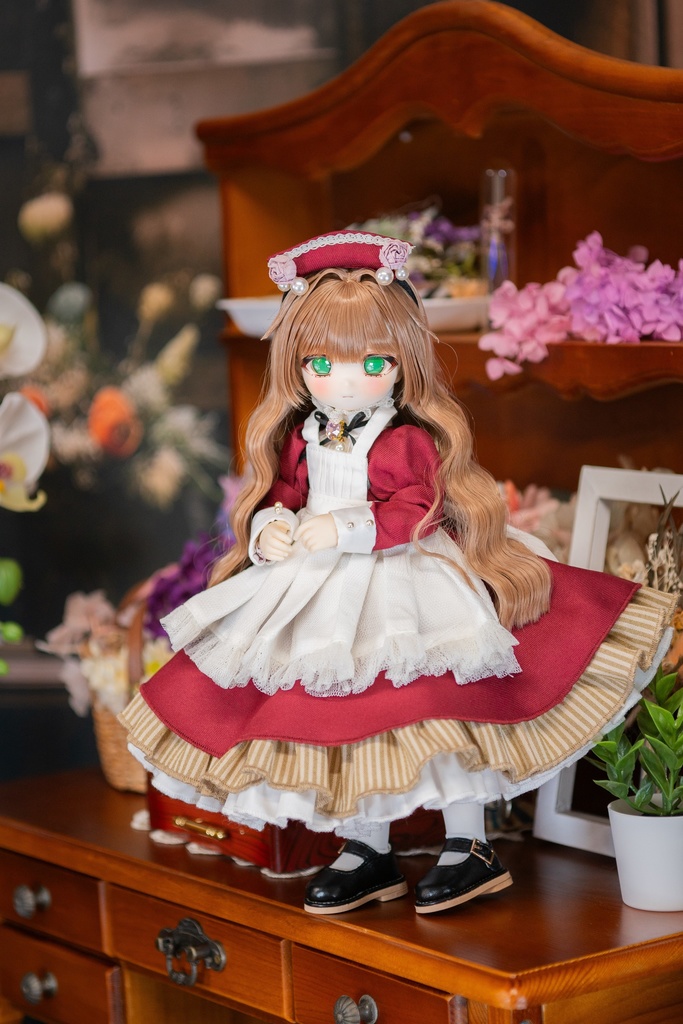 クラシカルメイド(ワインレッド)1/6サイズ