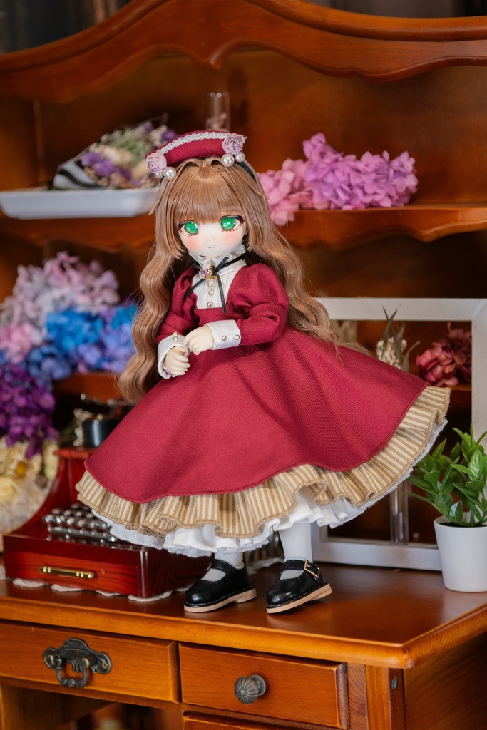 クラシカルメイド(ワインレッド)1/6サイズ
