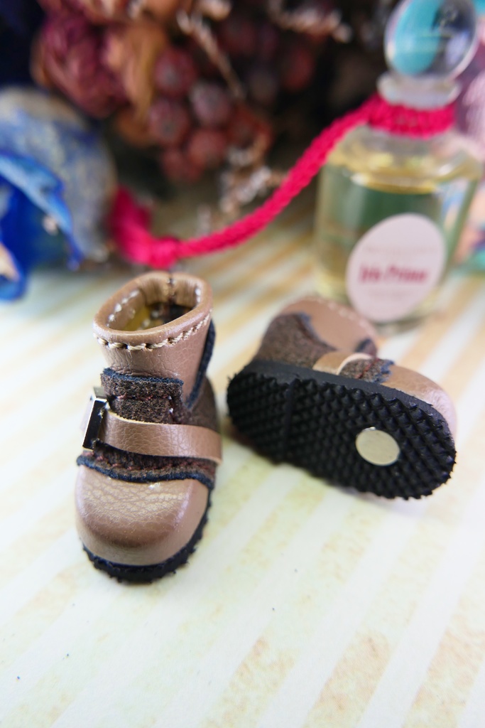 【10cm-12cm】ぬい靴/オビツ11 磁石付きバックルブーツ