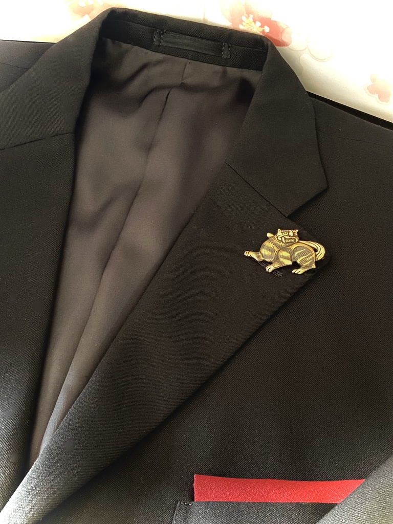 同田貫正国祝装ラペルピン風ブローチ