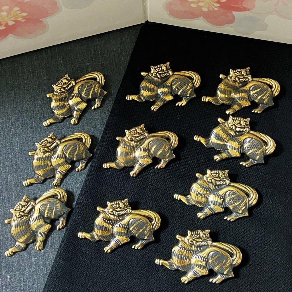 同田貫正国祝装ラペルピン風ブローチ