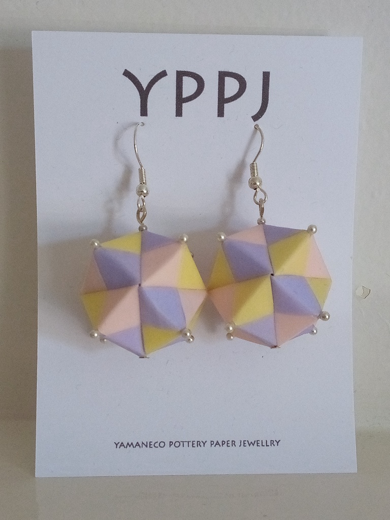 \Christmas Sale/ Tetrahedron paper Earring / Light weight / 紙のピアス