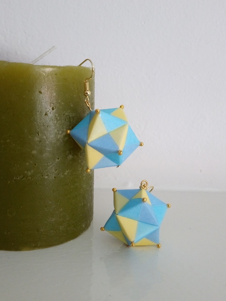 \Christmas Sale/ Tetrahedron paper Earring / Light weight / 紙のピアス