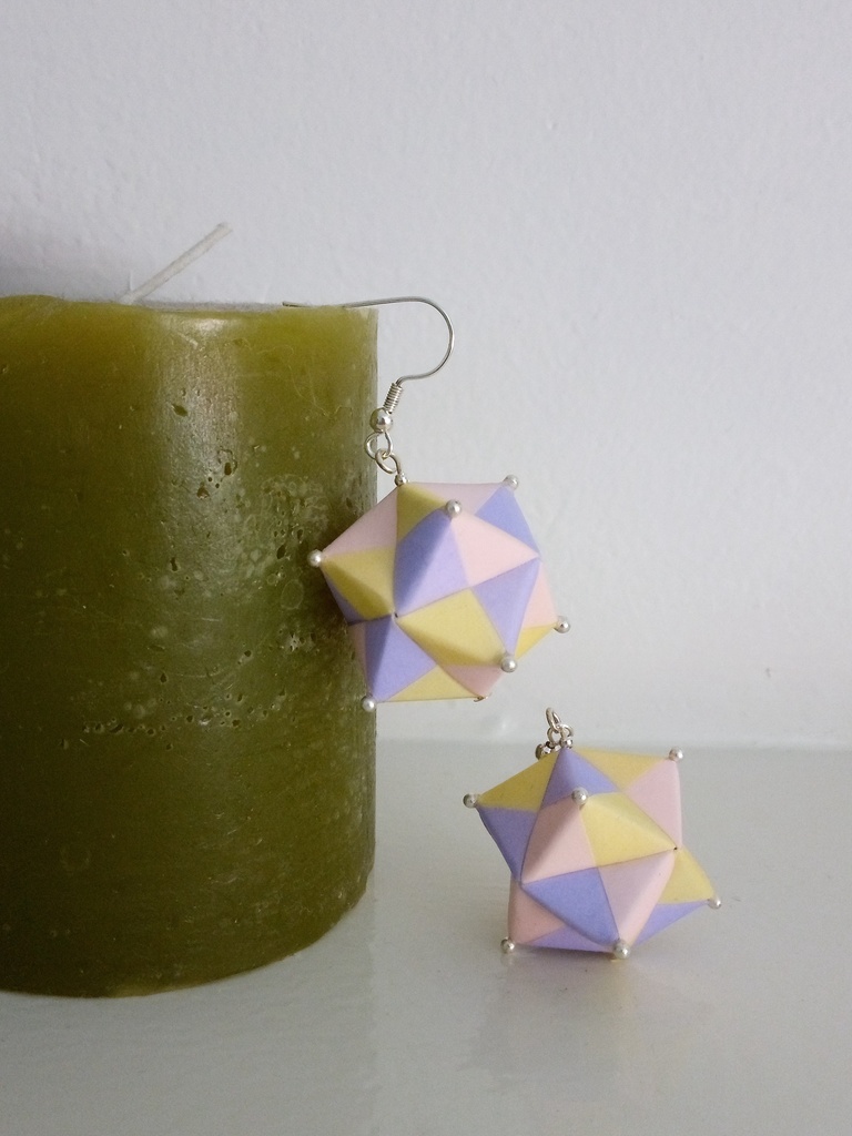 \Christmas Sale/ Tetrahedron paper Earring / Light weight / 紙のピアス