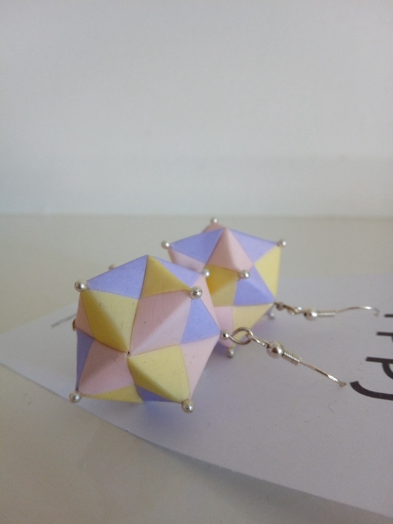 \Christmas Sale/ Tetrahedron paper Earring / Light weight / 紙のピアス